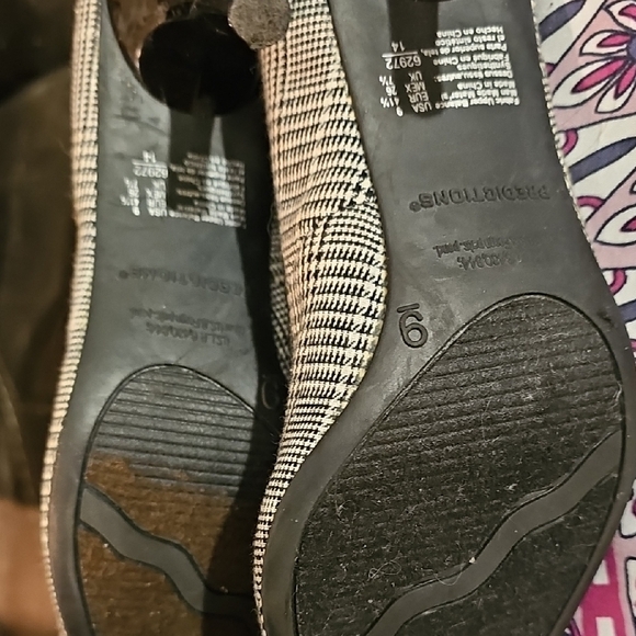 Predictions Elegant Black and White Peep-Toe Women's Shoes Size 9 - Picture 6 of 6